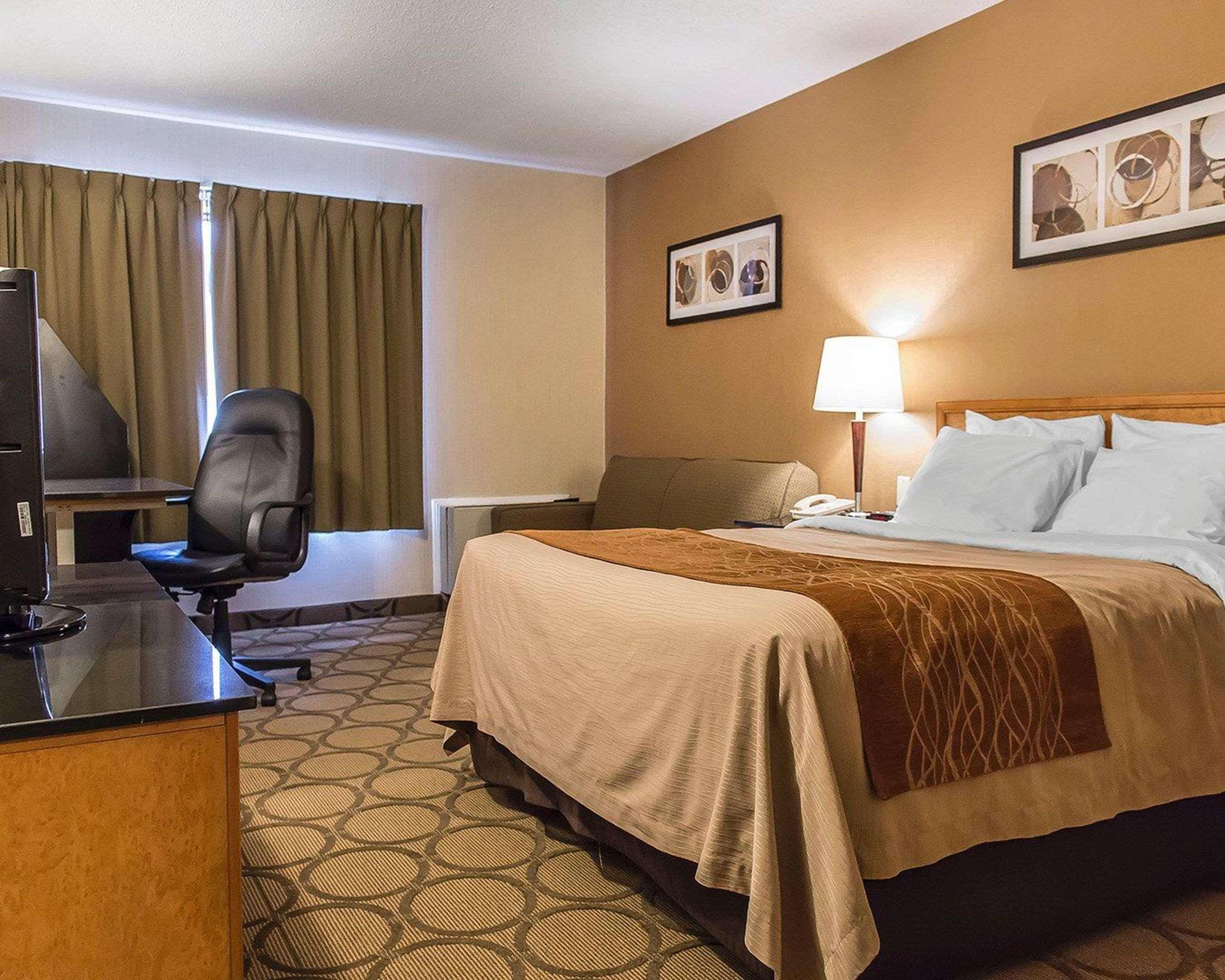 Comfort Inn Hwy 401 Kingston Exteriér fotografie