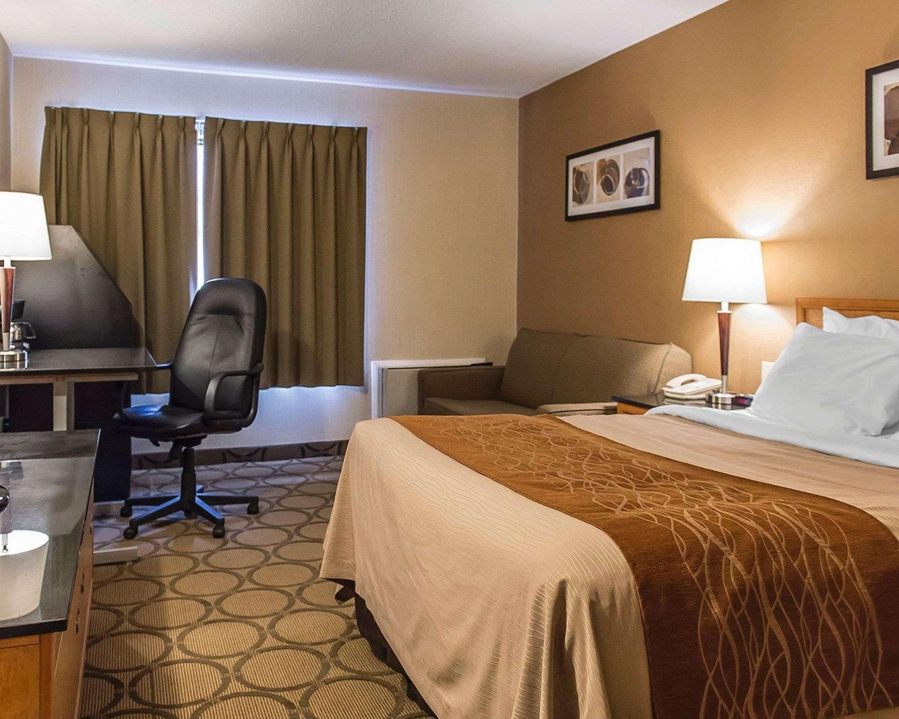 Comfort Inn Hwy 401 Kingston Exteriér fotografie