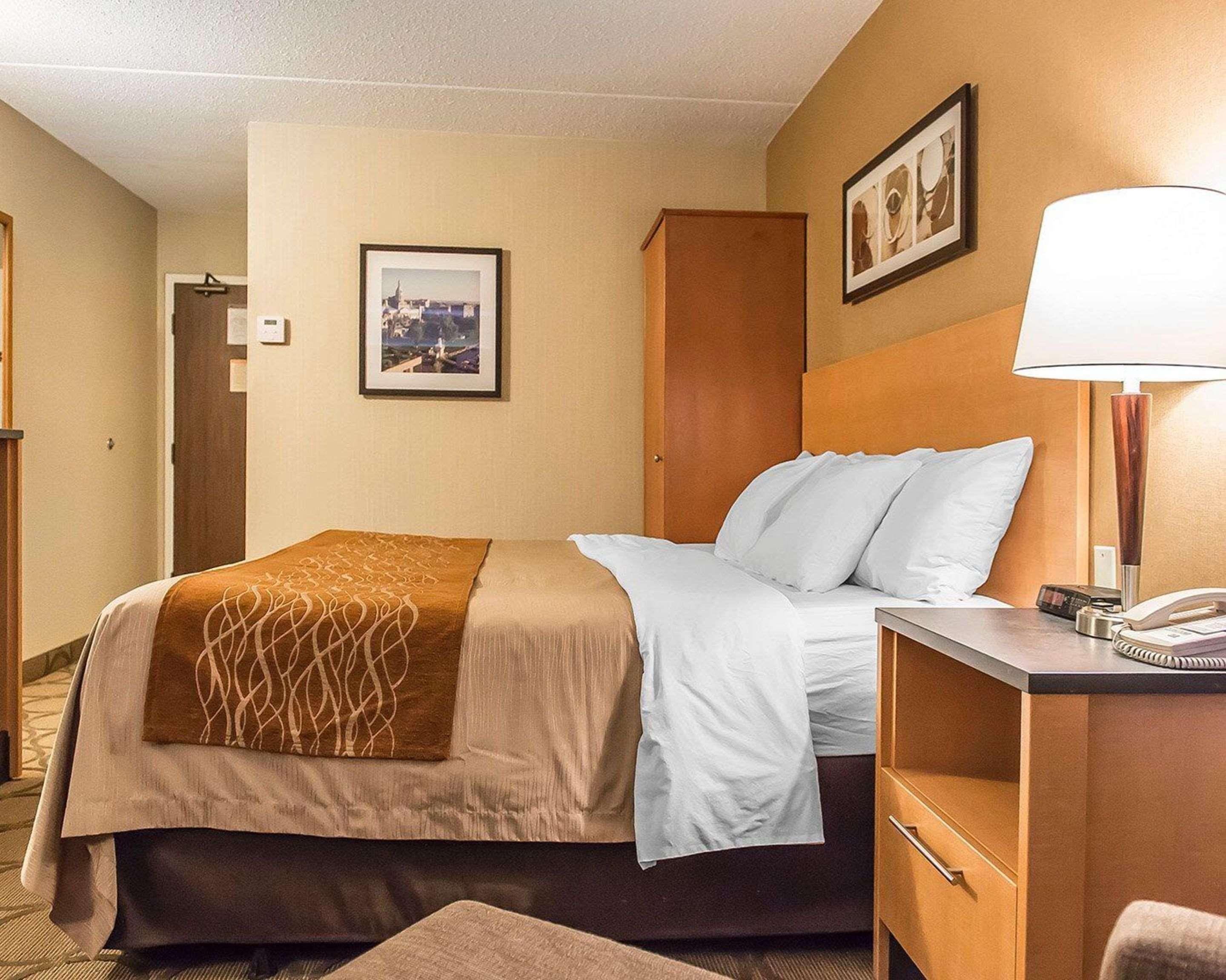 Comfort Inn Hwy 401 Kingston Exteriér fotografie