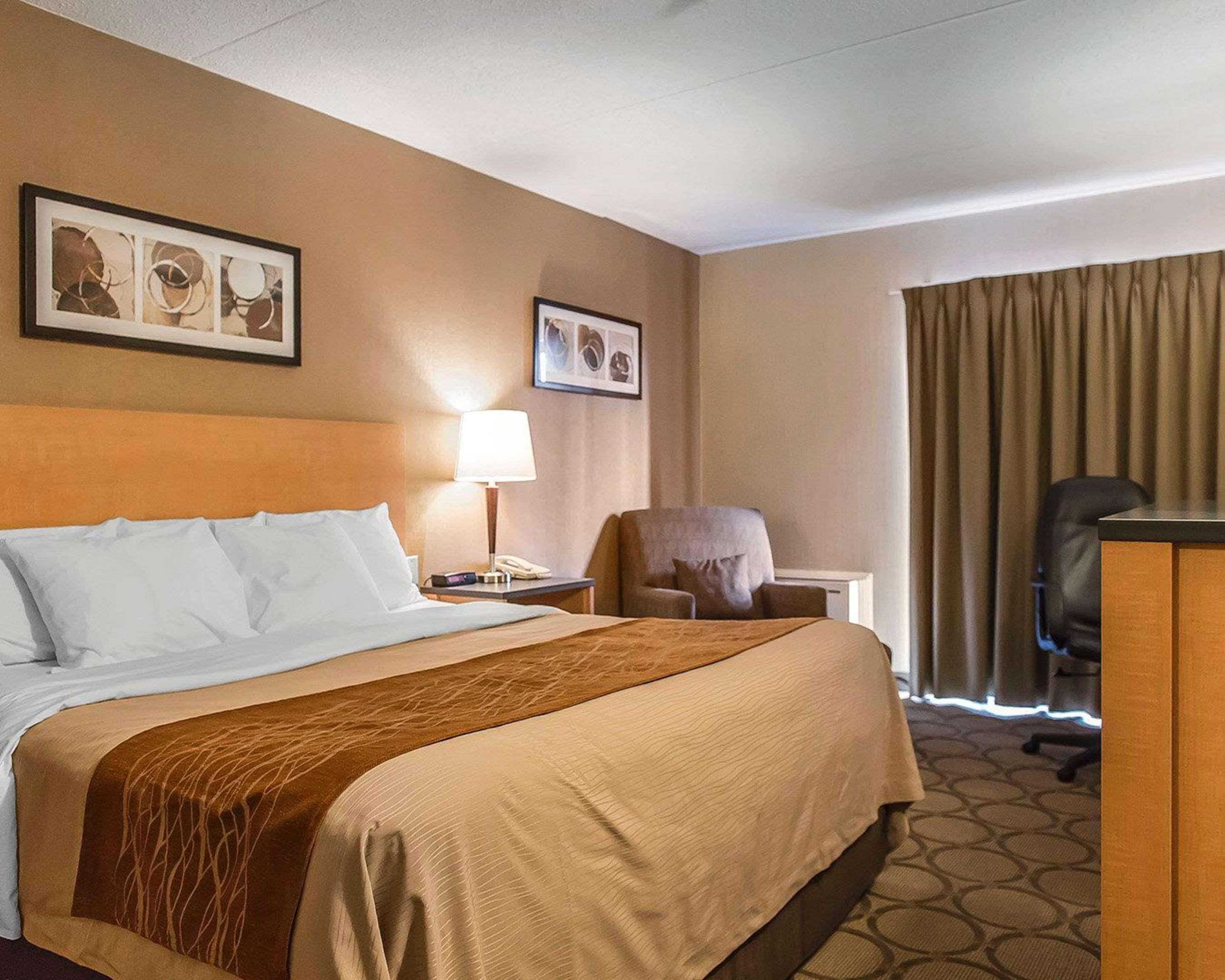 Comfort Inn Hwy 401 Kingston Exteriér fotografie