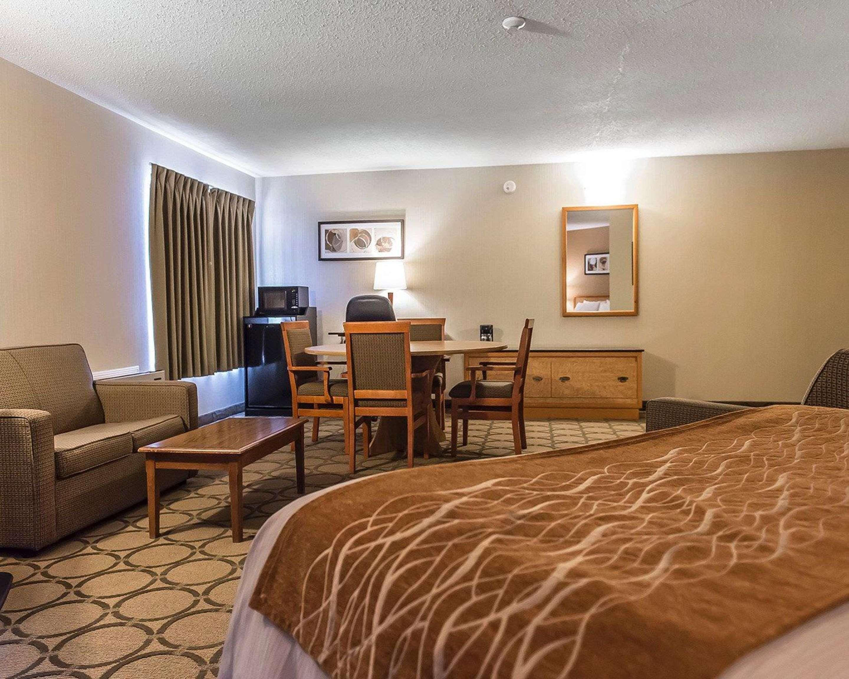 Comfort Inn Hwy 401 Kingston Exteriér fotografie