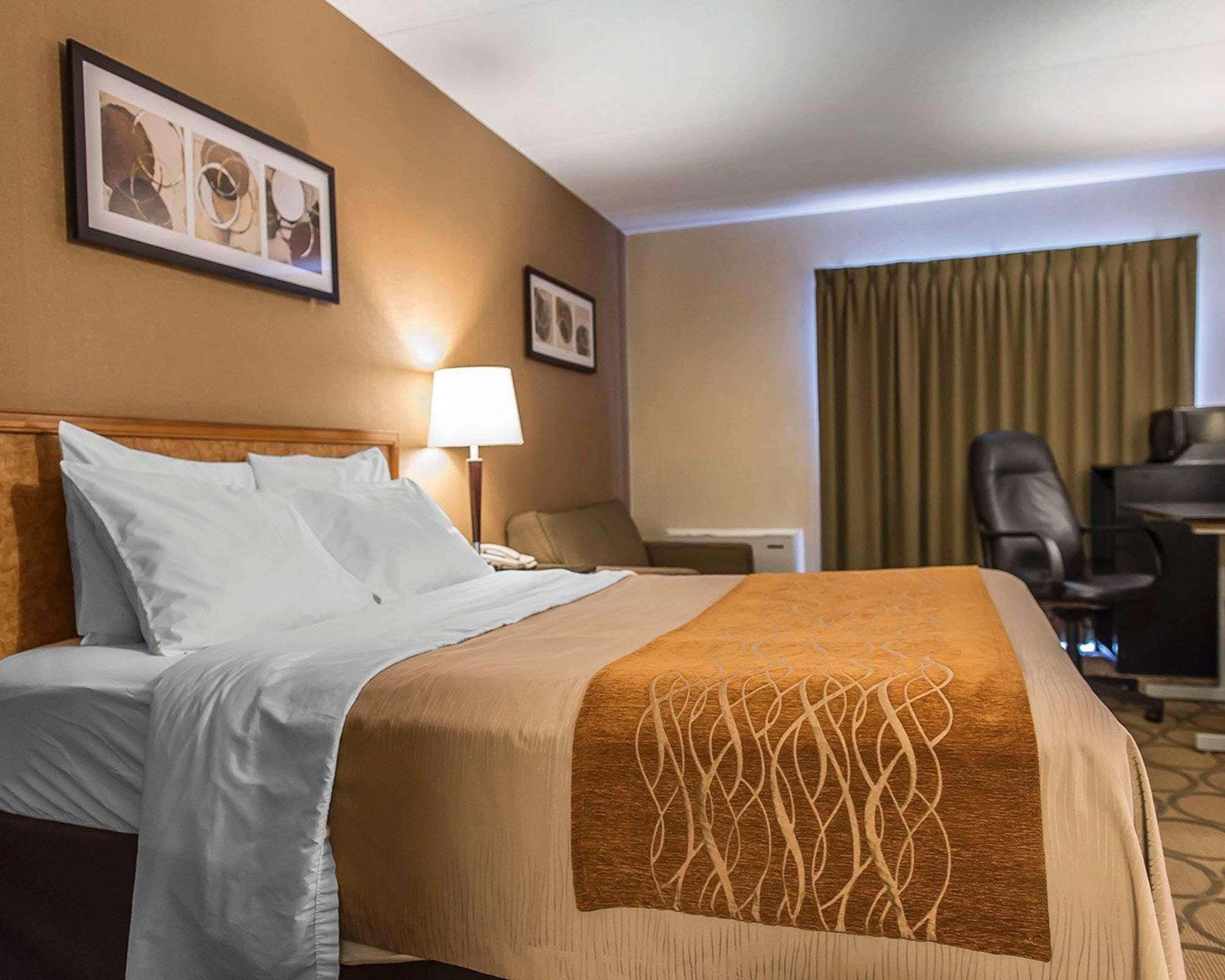 Comfort Inn Hwy 401 Kingston Exteriér fotografie
