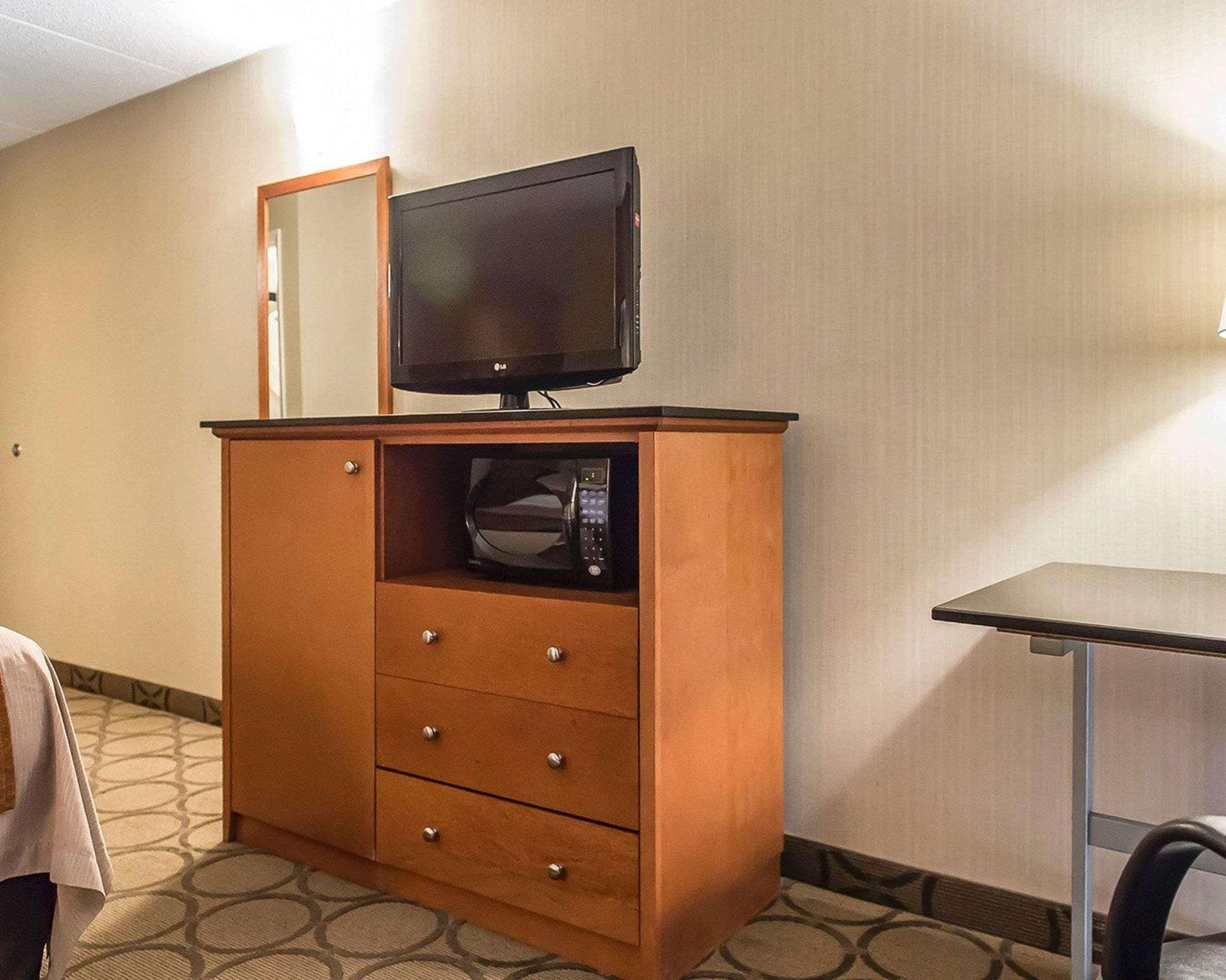 Comfort Inn Hwy 401 Kingston Exteriér fotografie