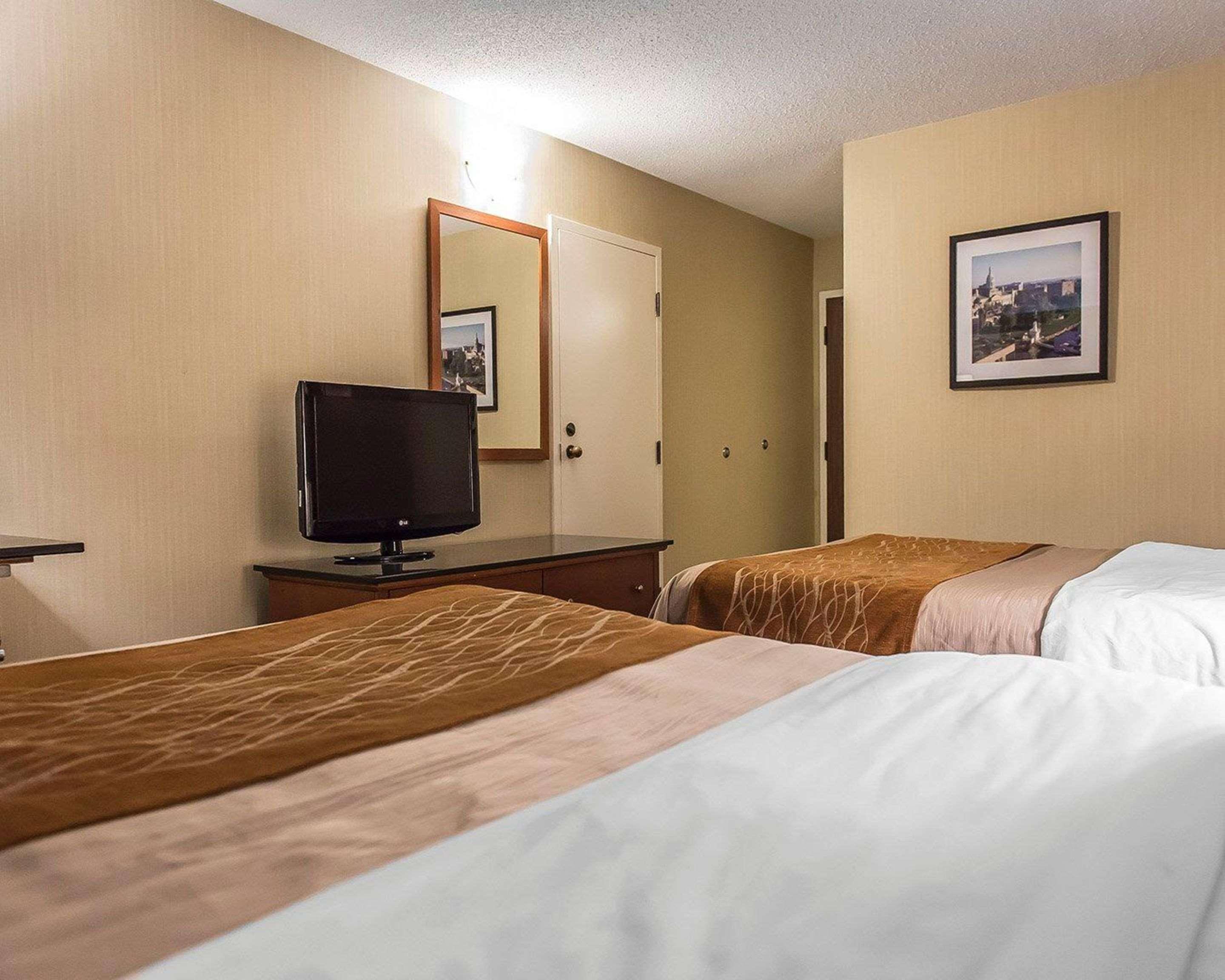 Comfort Inn Hwy 401 Kingston Exteriér fotografie