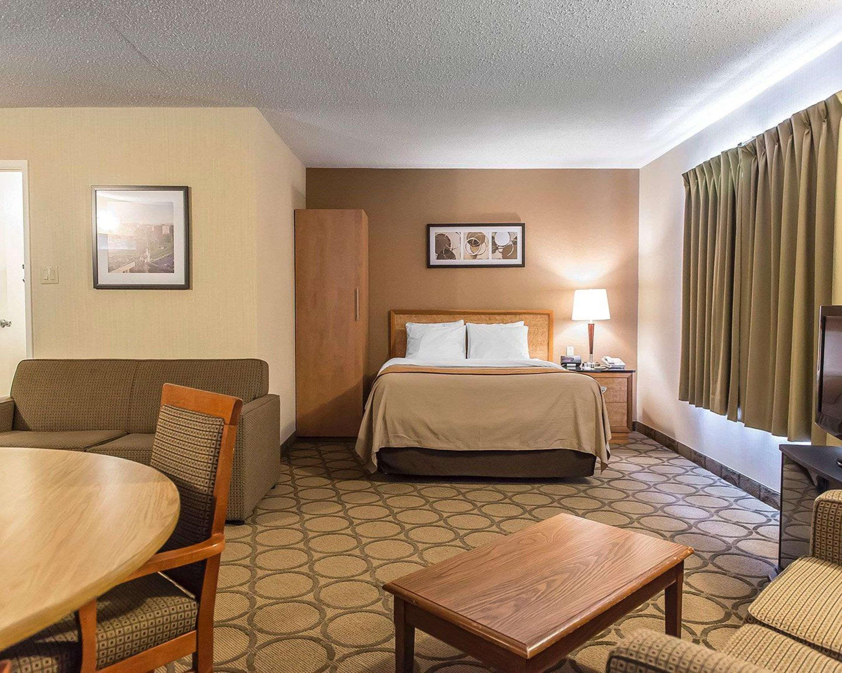 Comfort Inn Hwy 401 Kingston Exteriér fotografie