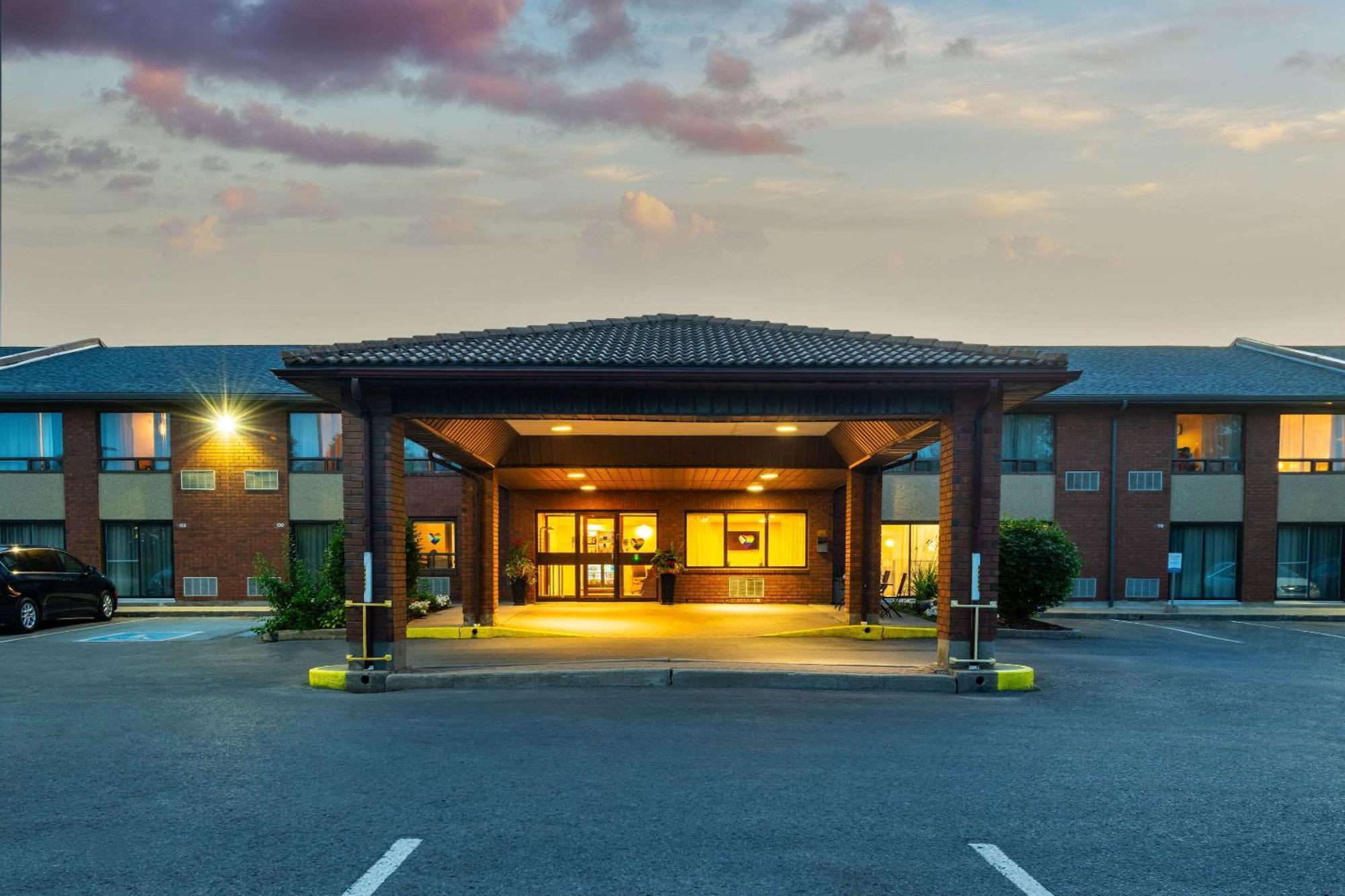 Comfort Inn Hwy 401 Kingston Exteriér fotografie