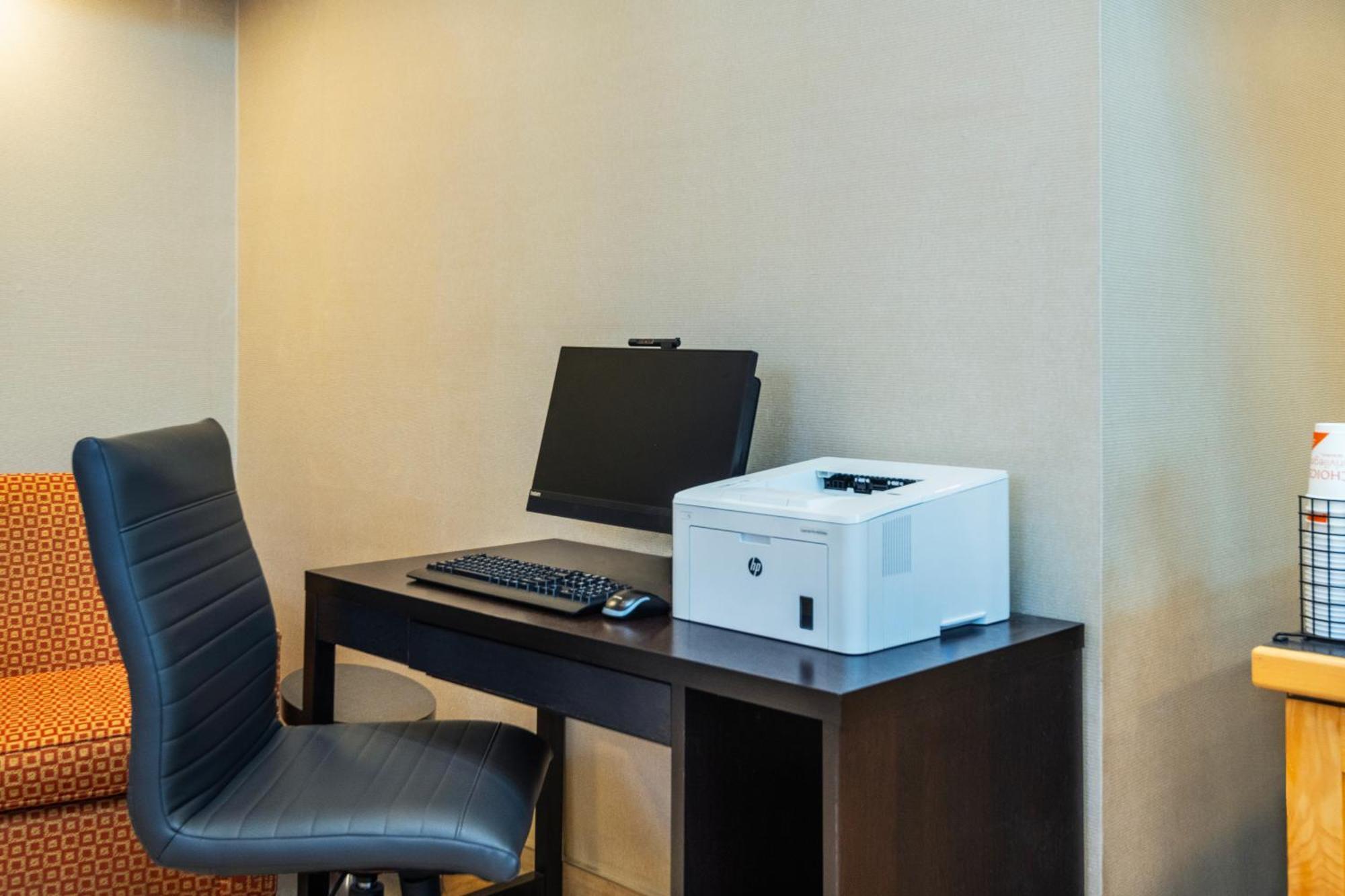 Comfort Inn Hwy 401 Kingston Exteriér fotografie