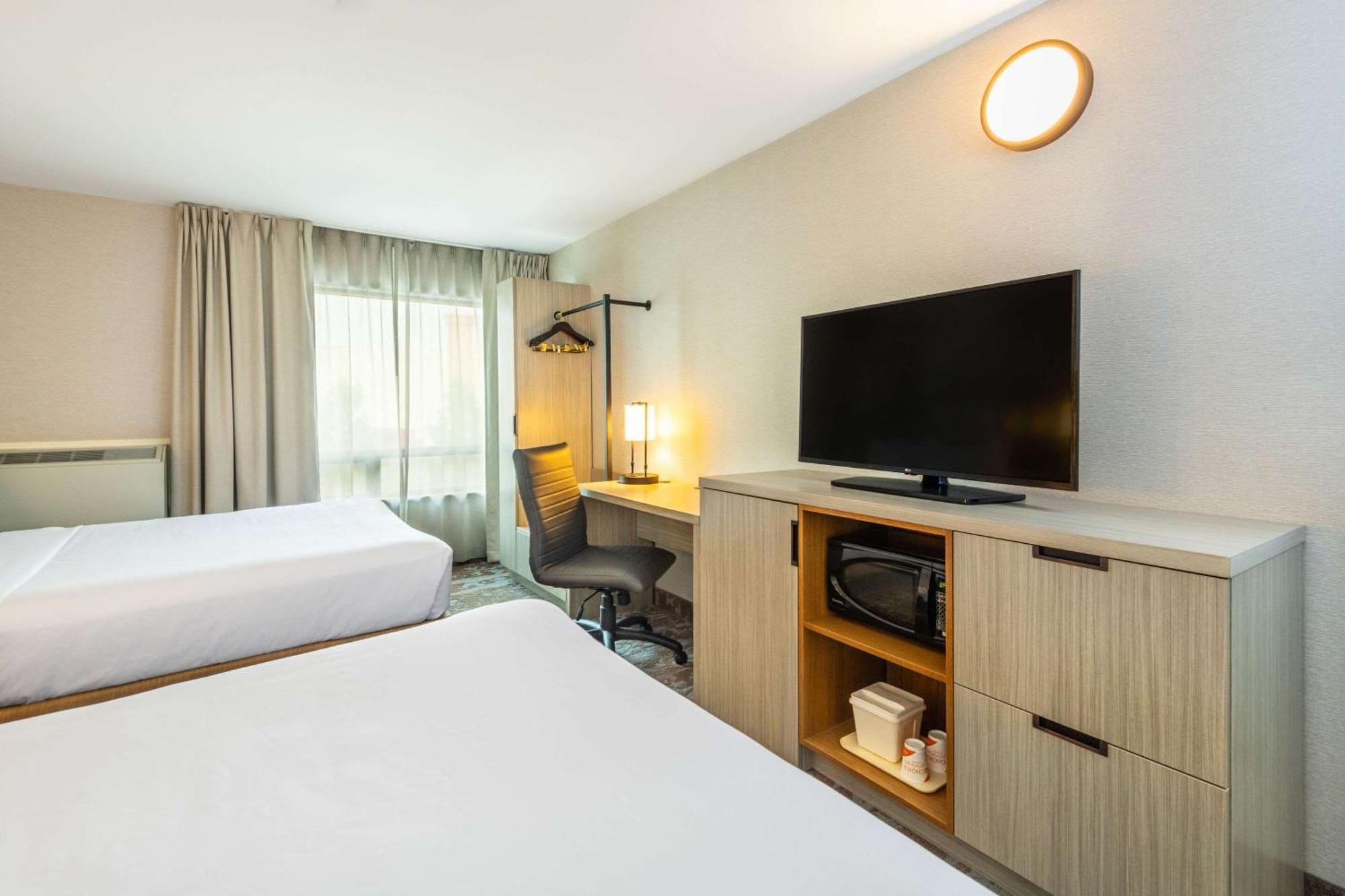 Comfort Inn Hwy 401 Kingston Exteriér fotografie