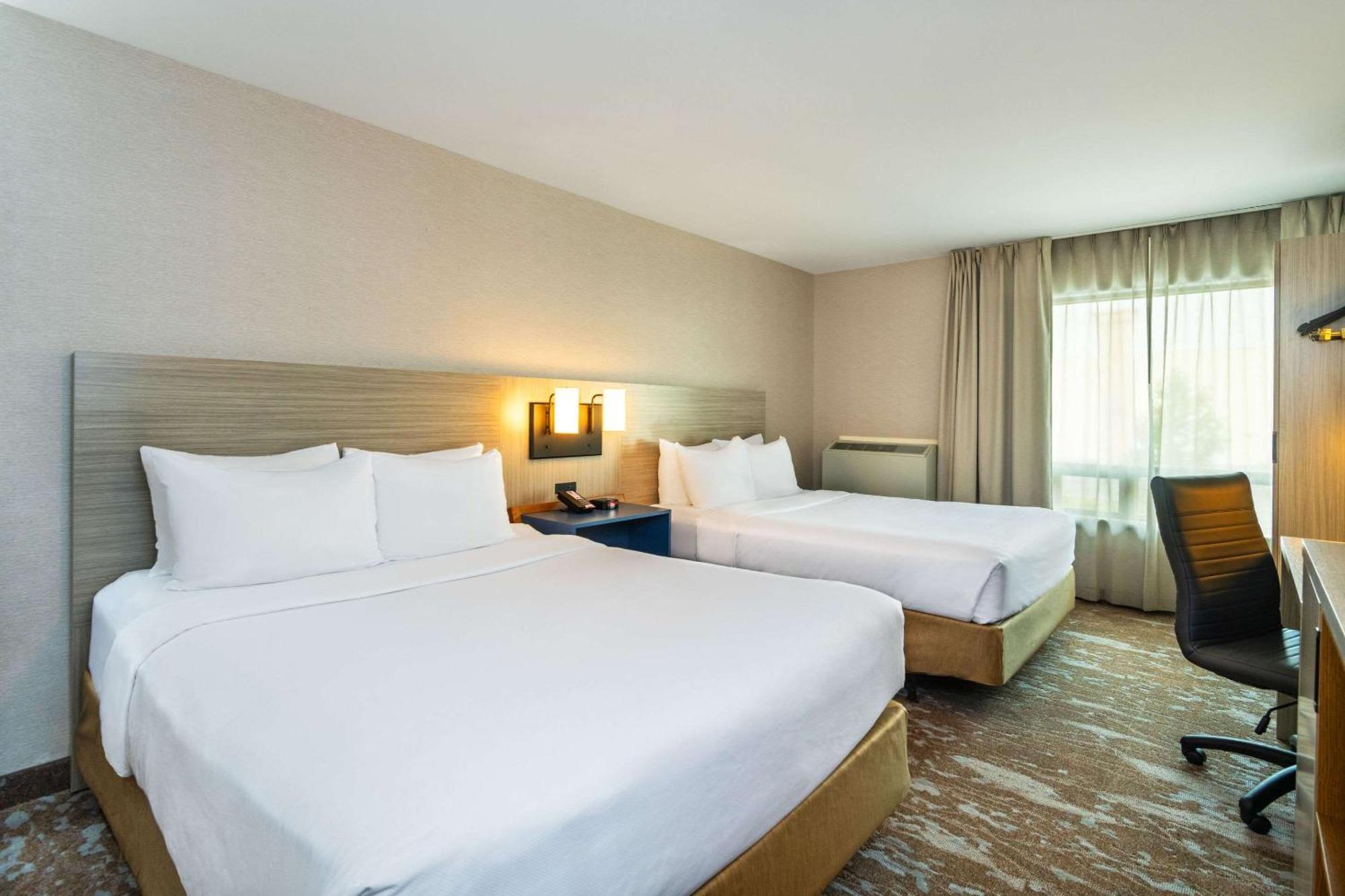 Comfort Inn Hwy 401 Kingston Exteriér fotografie