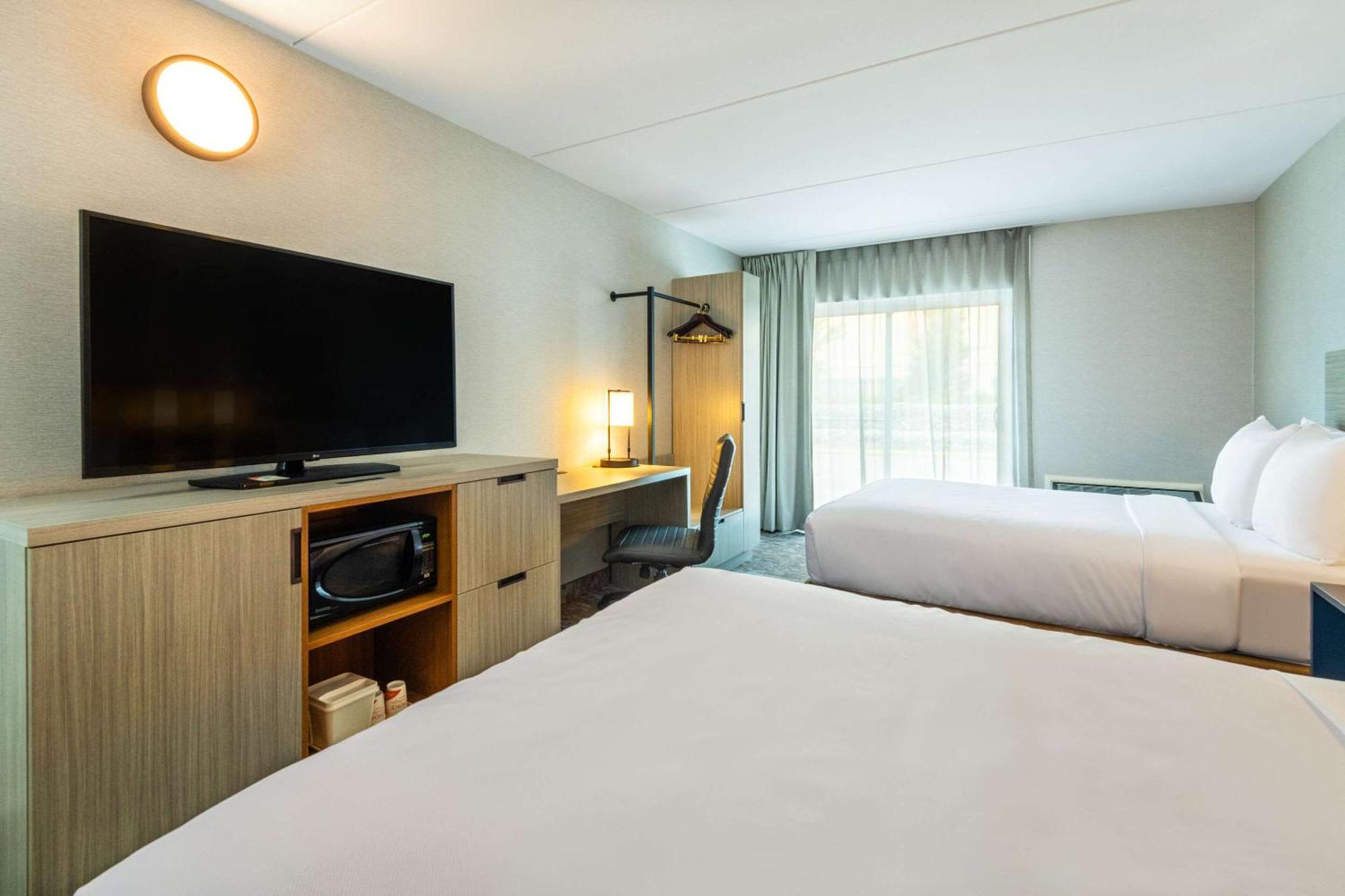 Comfort Inn Hwy 401 Kingston Exteriér fotografie