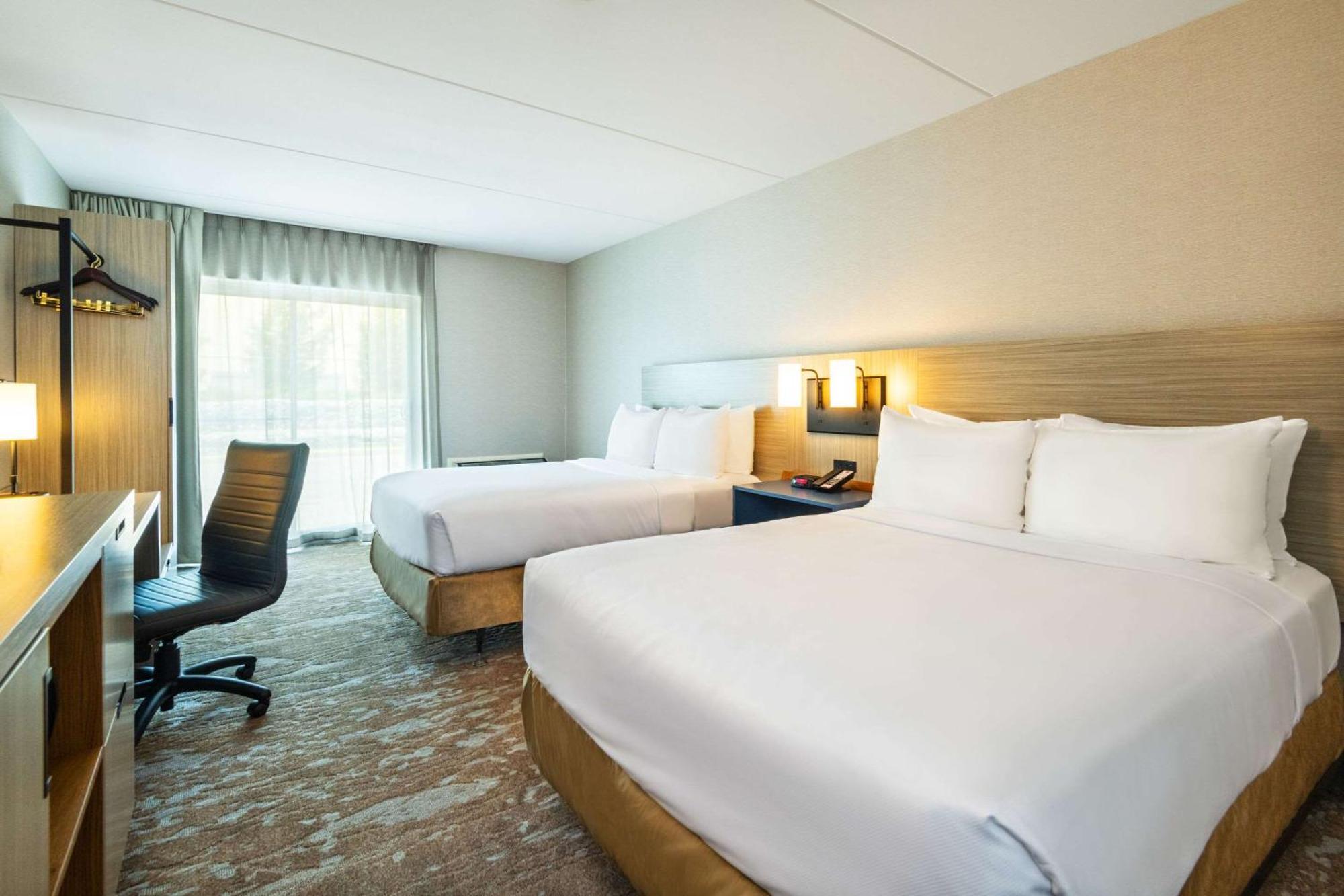 Comfort Inn Hwy 401 Kingston Exteriér fotografie